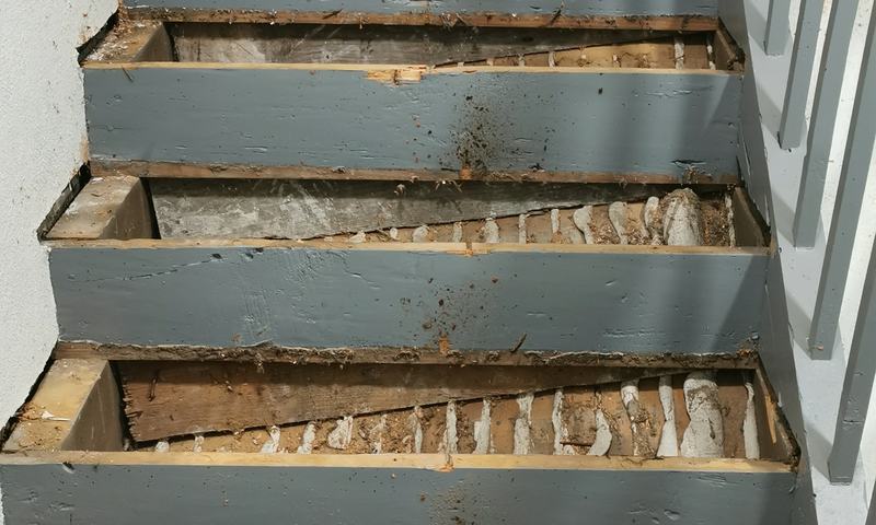 Escalier avant rénovation